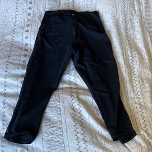 Size 6 lululemon capris